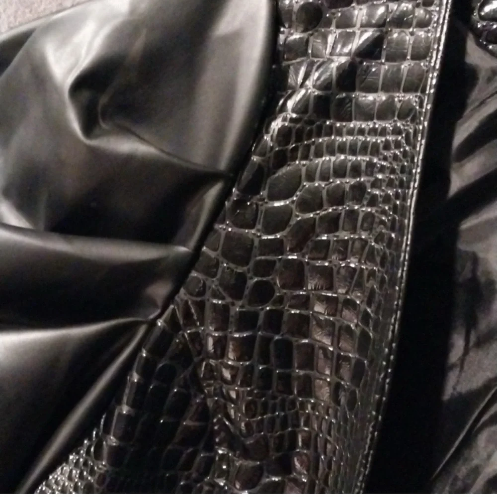 AKIRA Black Textured Puff Sleeve Blazer - Picture 4 of 4